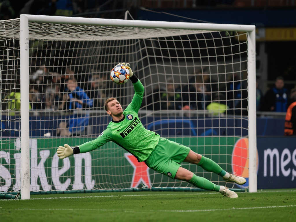 利物浦坐镇 利物浦坐镇